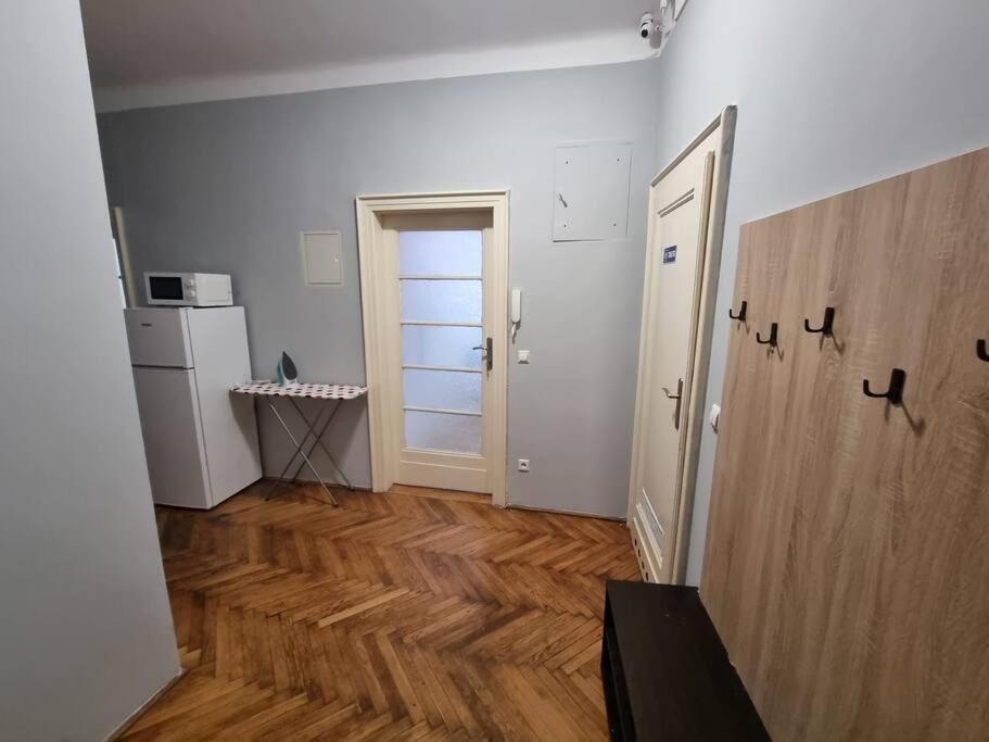 Fantastic Krk - Kr6 Room D Cracóvia Exterior foto